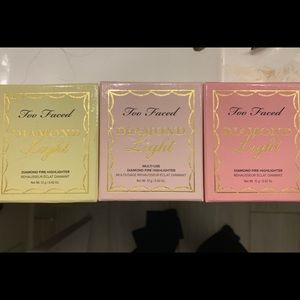 Too faced highlights and eye shadow pallet